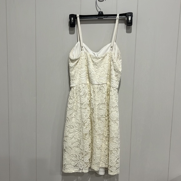 As U Wish Dress. Lace with pinning - Picture 2 of 4